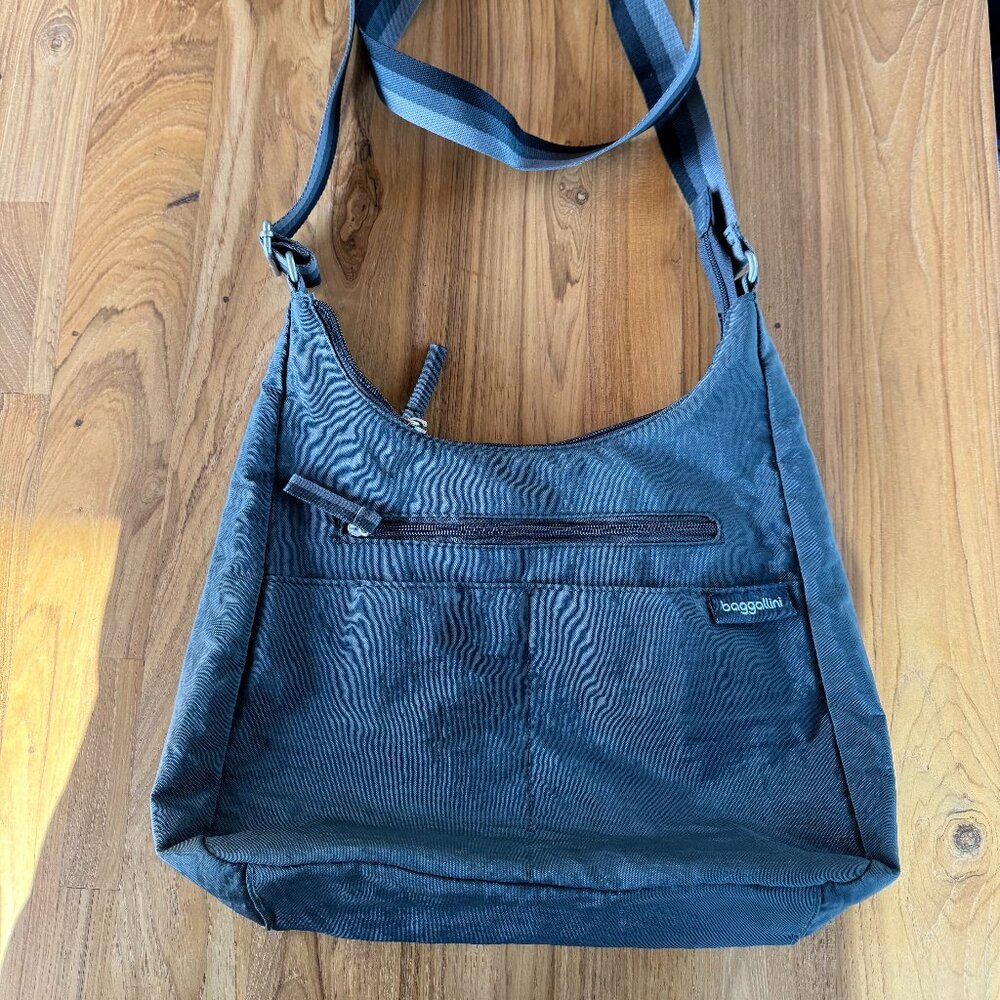 Baggallini Crossbody Nylon Travel Hobo Bag in Gray with Tri-color Stripe Strap